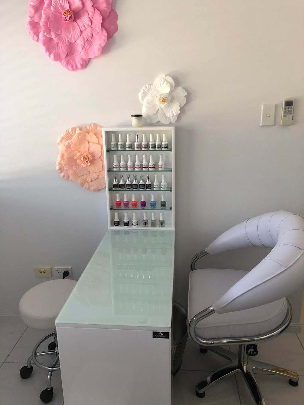 Dollhouse Beauty Parlor | suite 9 level 1/367 Mount Low Pkwy, Bushland Beach QLD 4818, Australia | Phone: (07) 4788 0207