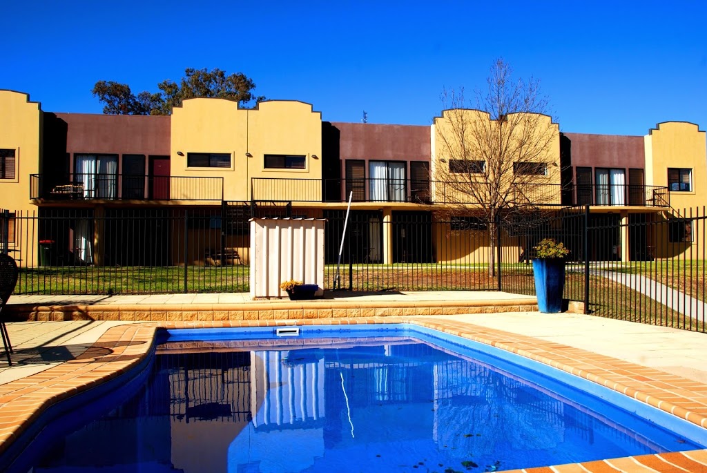 Amberoo Apartments | lodging | 5 Janison St, Tamworth NSW 2340, Australia | 0267663231 OR +61 2 6766 3231