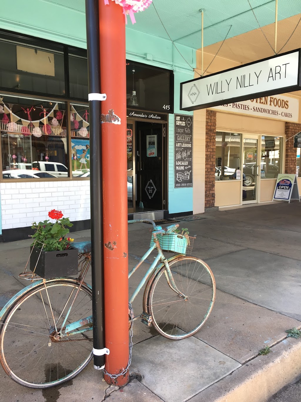 Willy Nilly Art | art gallery | 415 Argent St, Broken Hill NSW 2880, Australia | 0880872732 OR +61 8 8087 2732