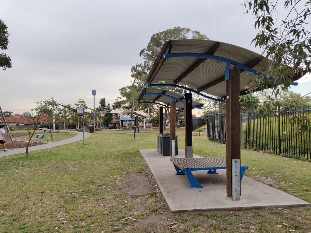 Lionel Bowen Park | park | Coward St, Mascot NSW 2020, Australia | 0293663666 OR +61 2 9366 3666