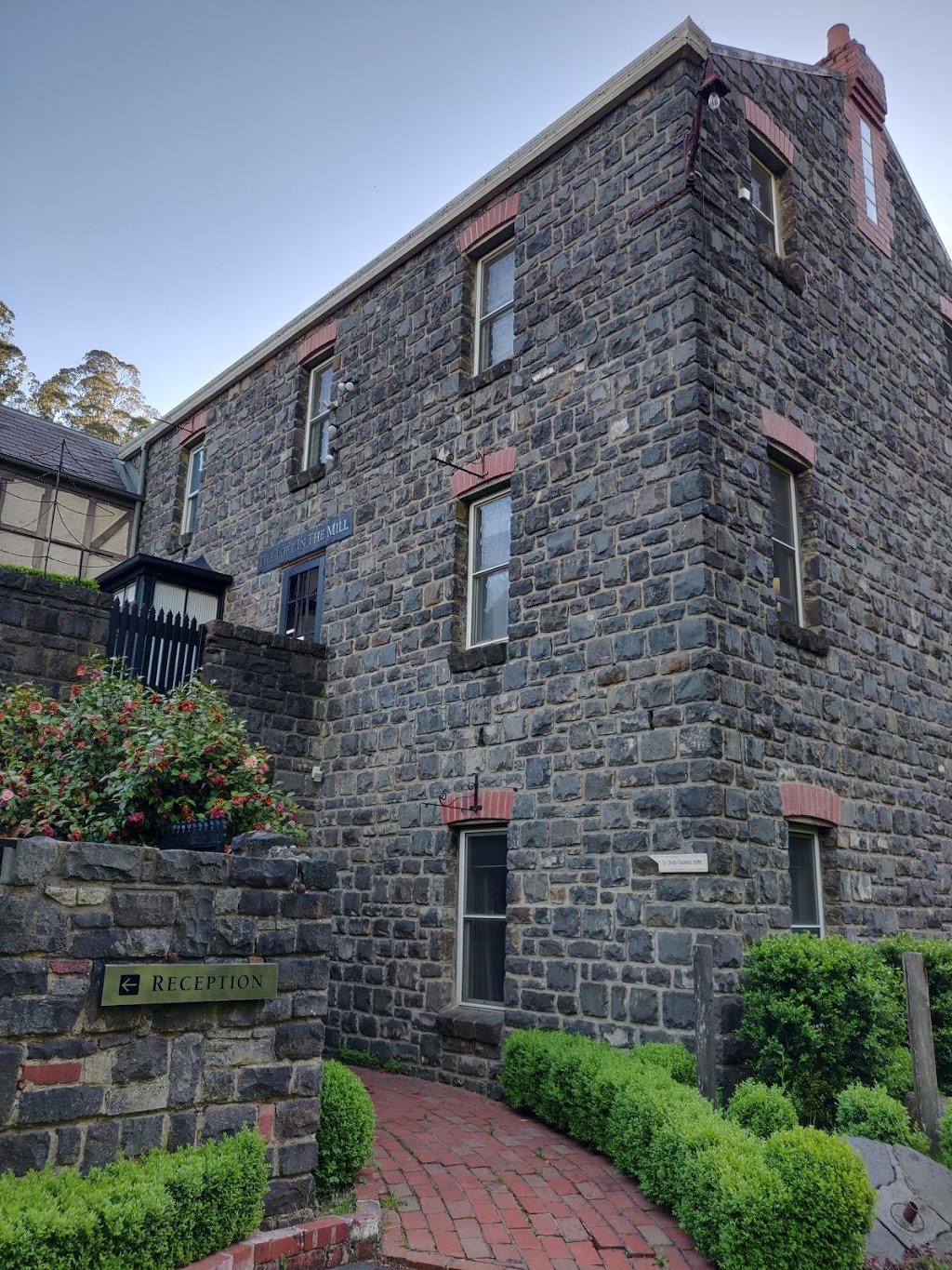 A Loft in the Mill | lodging | 1602 Mount Dandenong Tourist Rd, Olinda VIC 3788, Australia | 0397511700 OR +61 3 9751 1700