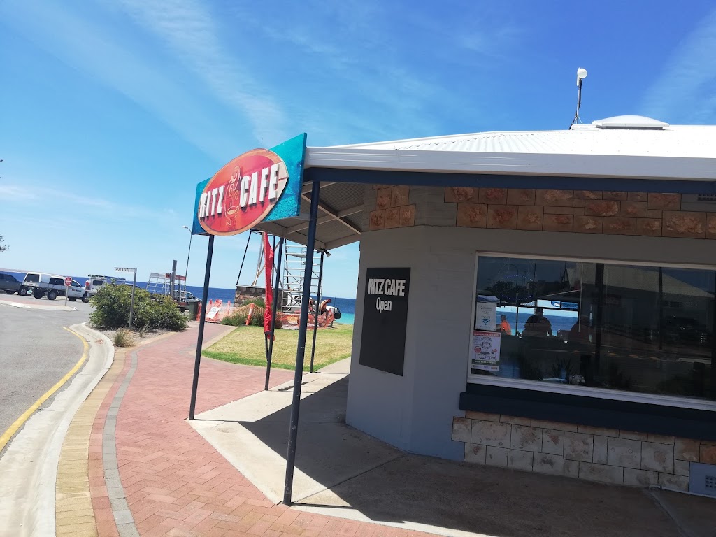 Ritz Cafe & Takeaway | meal takeaway | 1 Tumby Terrace, Tumby Bay SA 5605, Australia | 0886882364 OR +61 8 8688 2364