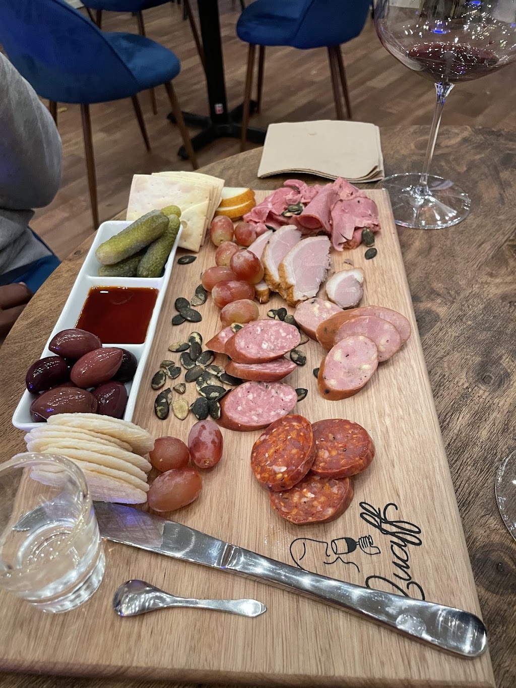 Quaff Wine Bar | 5 Hollonds St, Mount Beauty VIC 3699, Australia | Phone: 0434 691 864