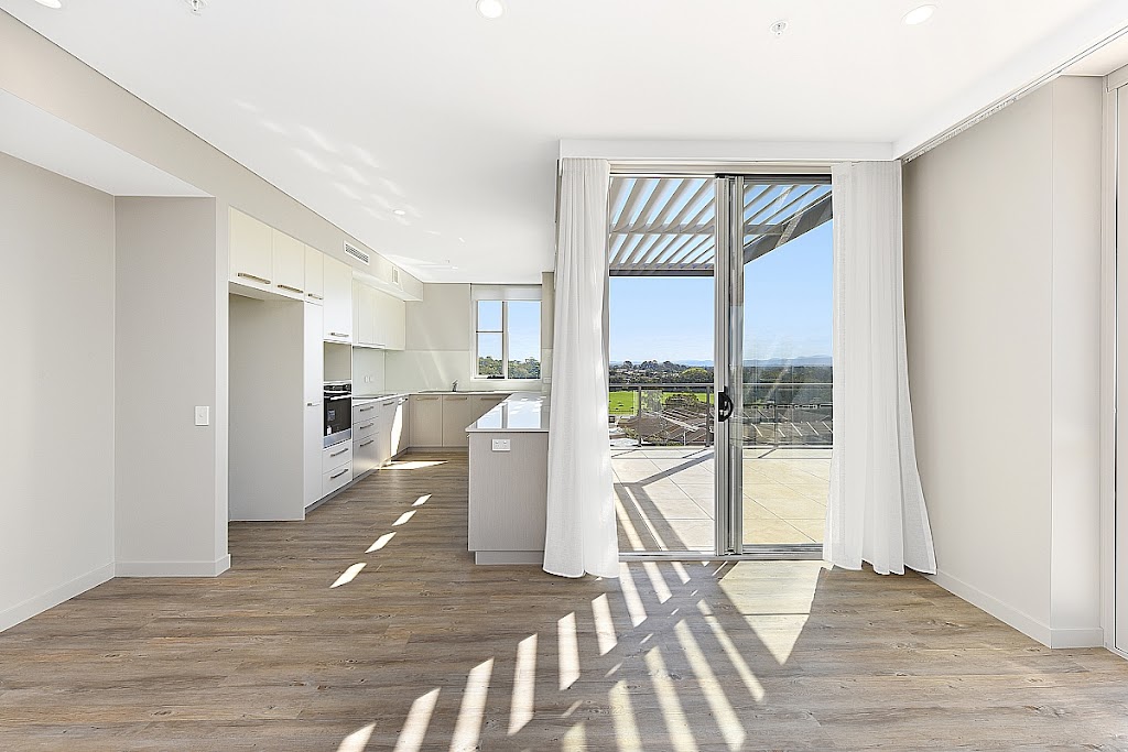 Commercial Painting Group | 4 Kingston Town Dr, Kembla Grange NSW 2526, Australia | Phone: 0435 009 665