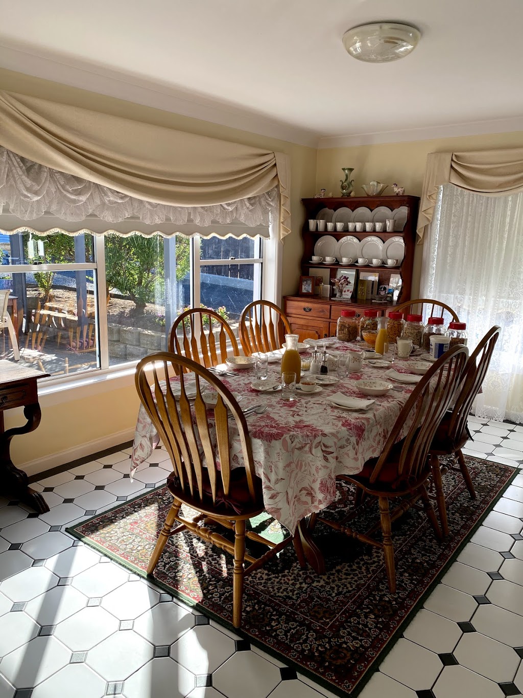 Addlestone House Bed & Breakfast | 19 Gray Rd, St Marys TAS 7215, Australia | Phone: (03) 6372 2783