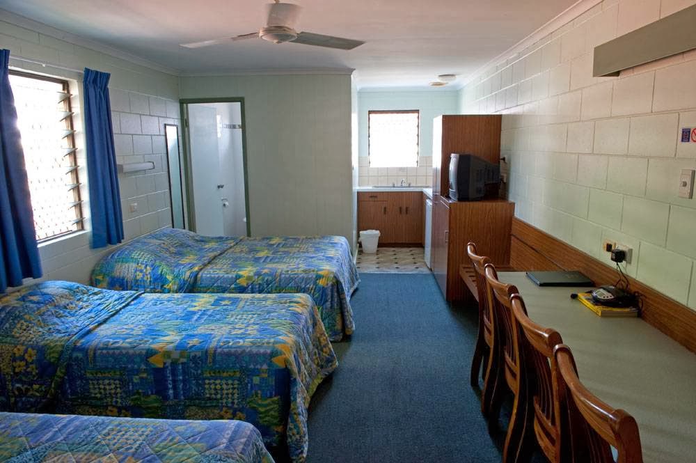 Billabong Lodge Motel | lodging | 96 Bowen Rd, Rosslea QLD 4812, Australia | 0747752055 OR +61 7 4775 2055