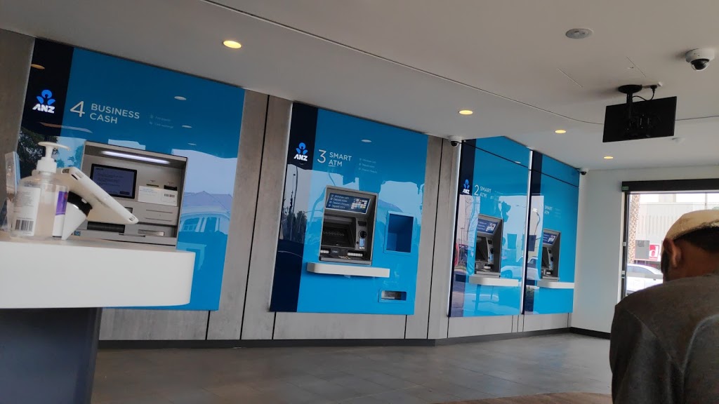 ANZ Branch Mildura | bank | the corner of Deakin Avenue and, Eighth St, Mildura VIC 3500, Australia | 131314 OR +61 131314