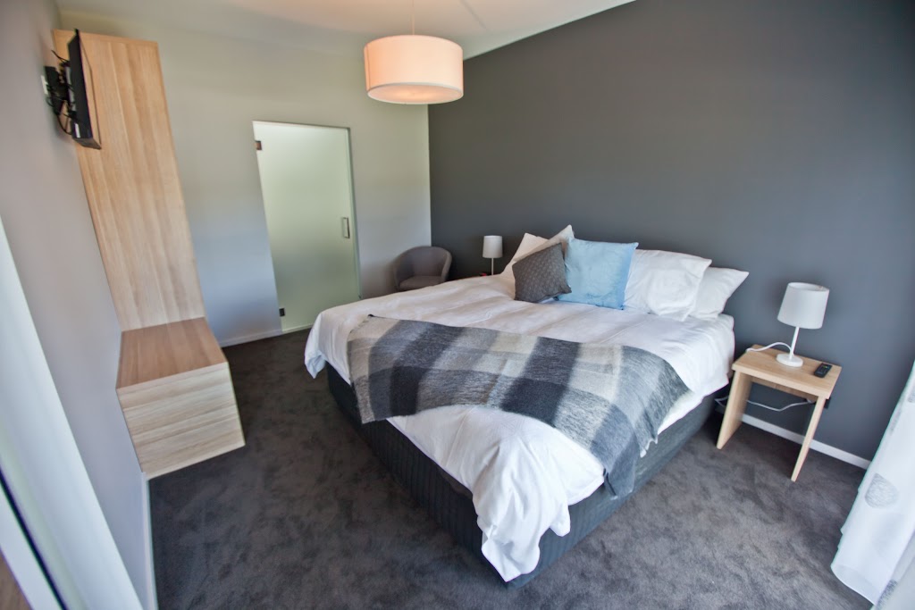 Waterfront Apartments | lodging | 17 Devonport Rd, Devonport TAS 7310, Australia | 0498966464 OR +61 498 966 464