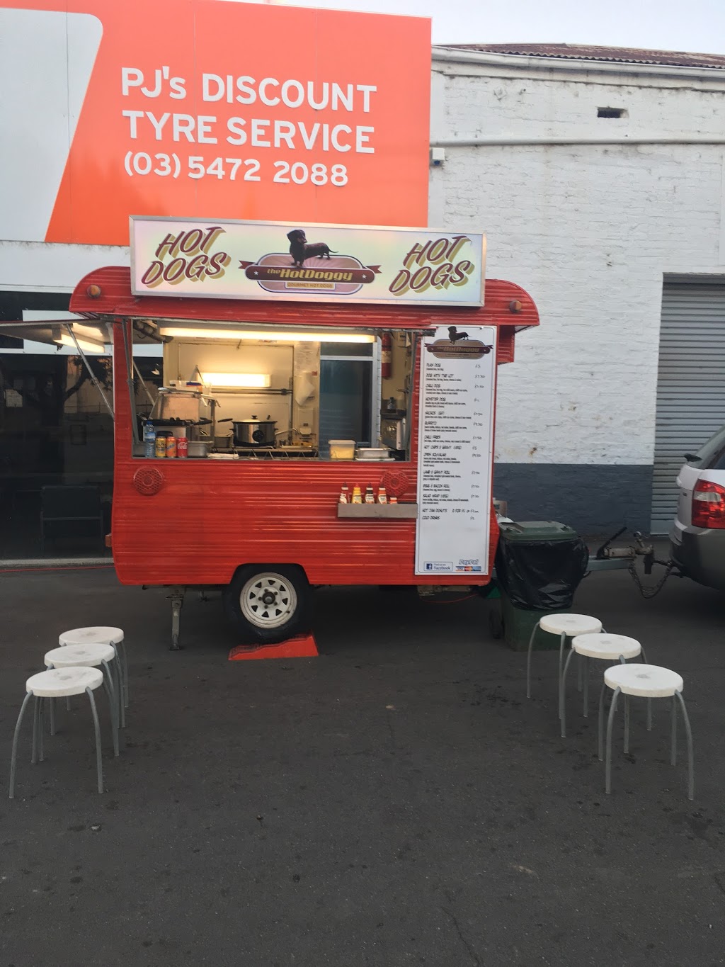 The Hot Doggy - Castlemaine | meal takeaway | 271 Barker St, Castlemaine VIC 3450, Australia