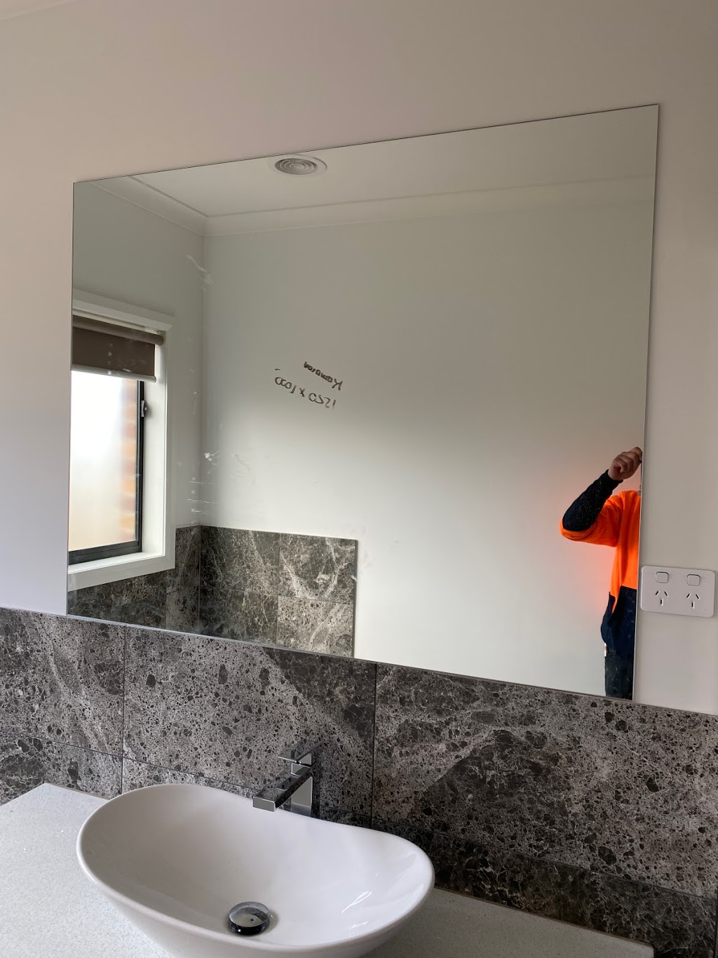 Sunrise shower screens | 28 Prime St, Mickleham VIC 3064, Australia | Phone: 0474 469 926