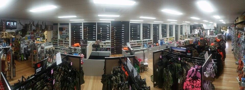 Mansfield Hunting and Fishing | store | 17 High St, Mansfield VIC 3722, Australia | 0357791685 OR +61 3 5779 1685