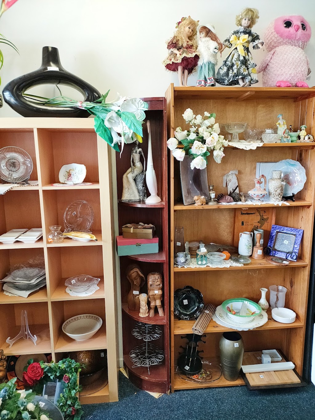 Animal Welfare League Queensland Op Shop | Coombabah Plaza 4, 21 Hansford Rd, Coombabah QLD 4216, Australia | Phone: 0431 834 836