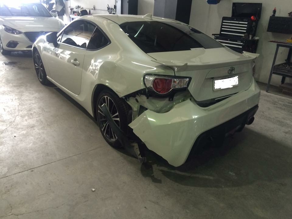 Lilydale Smash Repairs | car repair | 3/70 -74 Cave Hill Rd, Lilydale VIC 3140, Australia | 0397353555 OR +61 3 9735 3555