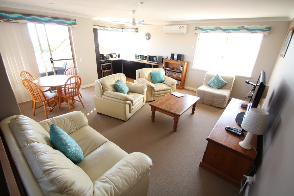Ocean Reef Guest House | lodging | 2 Fleetwing Heights, Ocean Reef WA 6027, Australia | 0893008913 OR +61 8 9300 8913