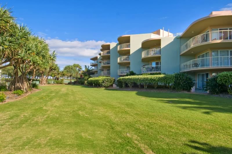 Surfside on the Beach Holiday Apartments | real estate agency | Lowanna Dr, Buddina QLD 4575, Australia | 1800802305 OR +61 1800 802 305
