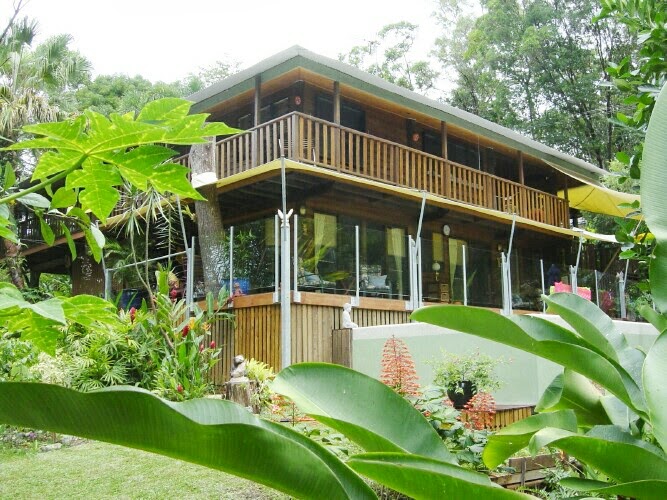 Papillon Bed and Breakfast | lodging | 104 Coral Sea Dr, Mossman Gorge QLD 4873, Australia | 0487203276 OR +61 487 203 276