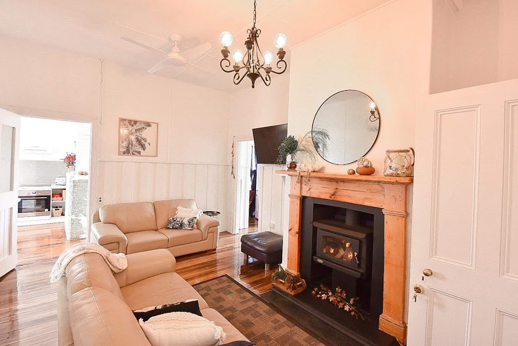 York Cove Cottage 1870 | 2 Elizabeth St, George Town TAS 7253, Australia | Phone: 0423 743 383