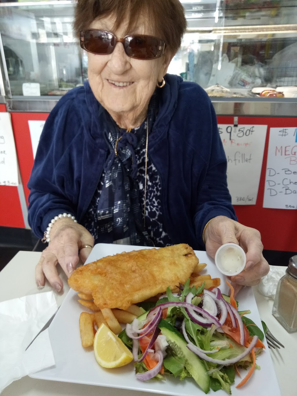 Harrys Seafood Cafe | 175 Lang St, Kurri Kurri NSW 2327, Australia | Phone: (02) 4937 2708
