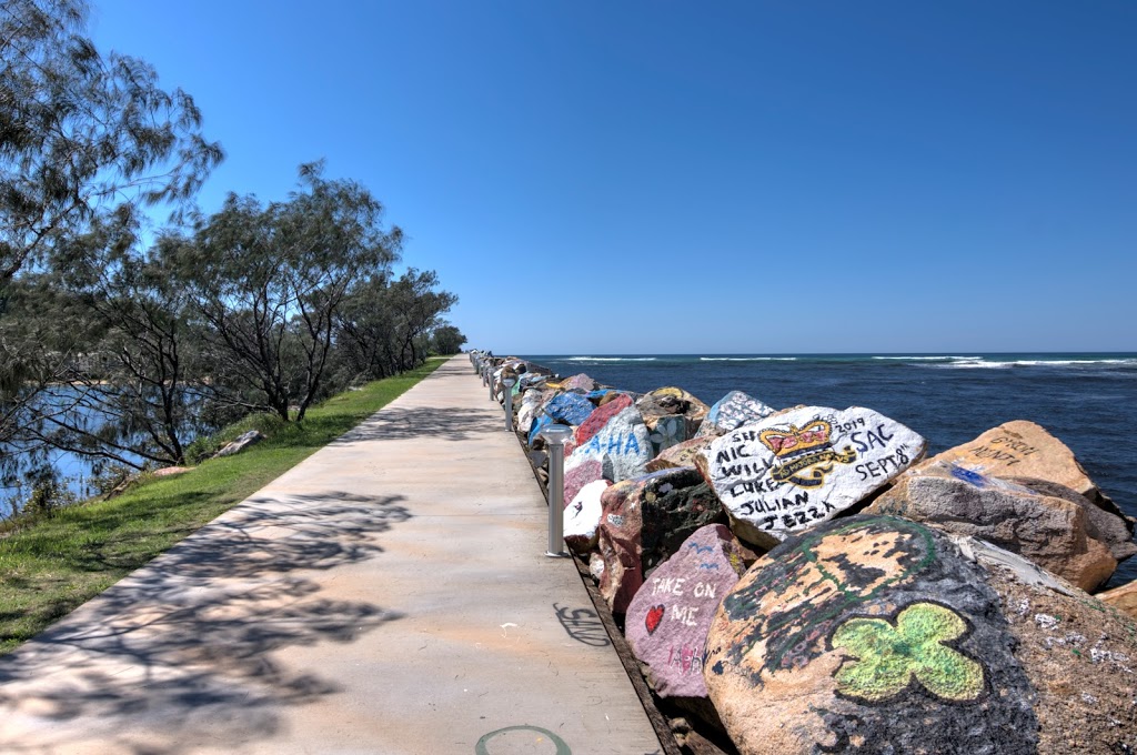 The V Wall | tourist attraction | 52 Wellington Dr, Nambucca Heads NSW 2448, Australia | 0265686344 OR +61 2 6568 6344