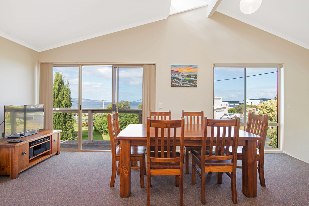 Avalkei Townhouse Apollo Bay | lodging | 1/9 Great Ocean Rd, Marengo VIC 3233, Australia | 0352372600 OR +61 3 5237 2600