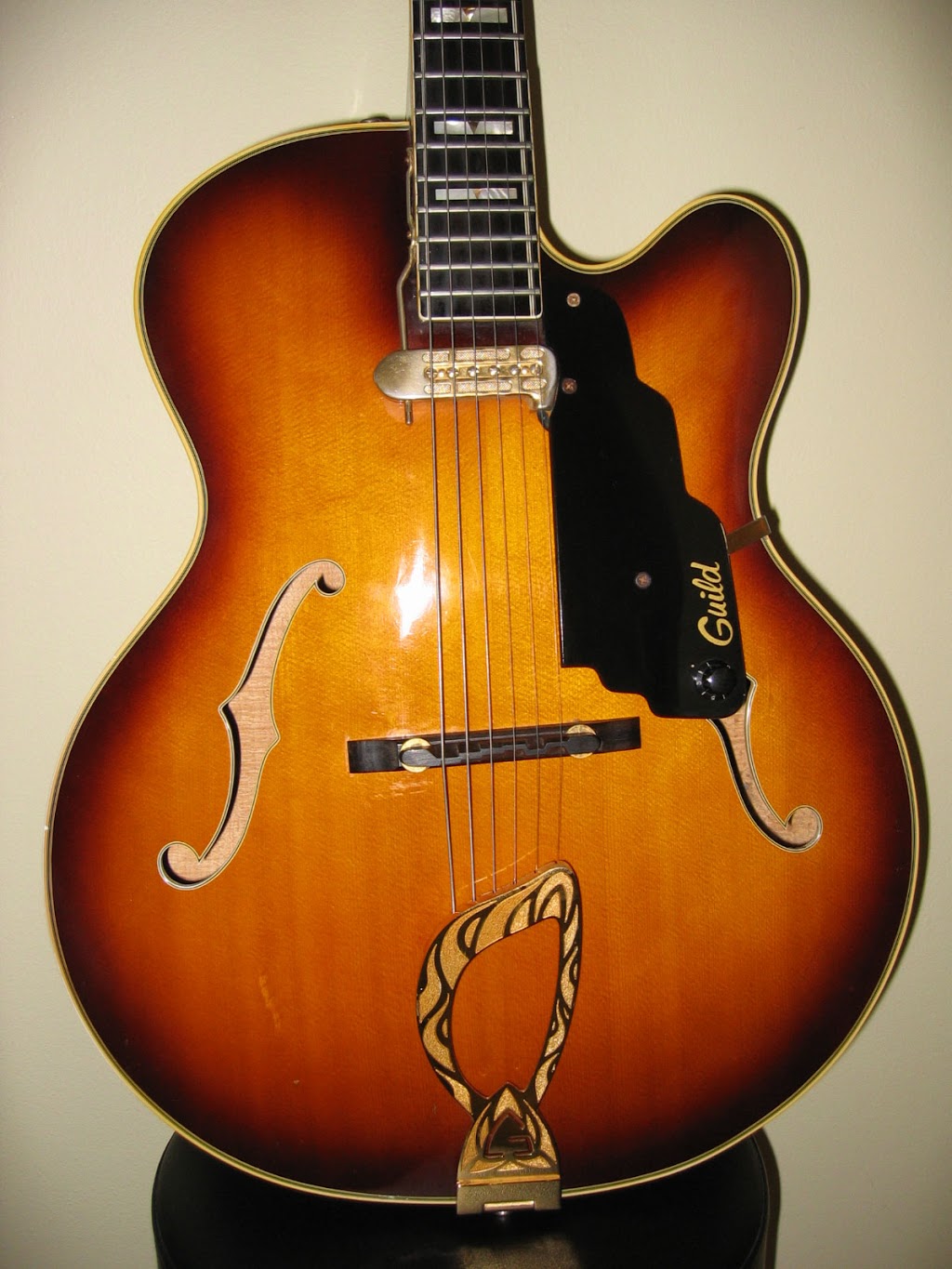 Tony Cusack Guitar | 595 Willoughby Rd, Willoughby NSW 2068, Australia | Phone: 0418 699 301