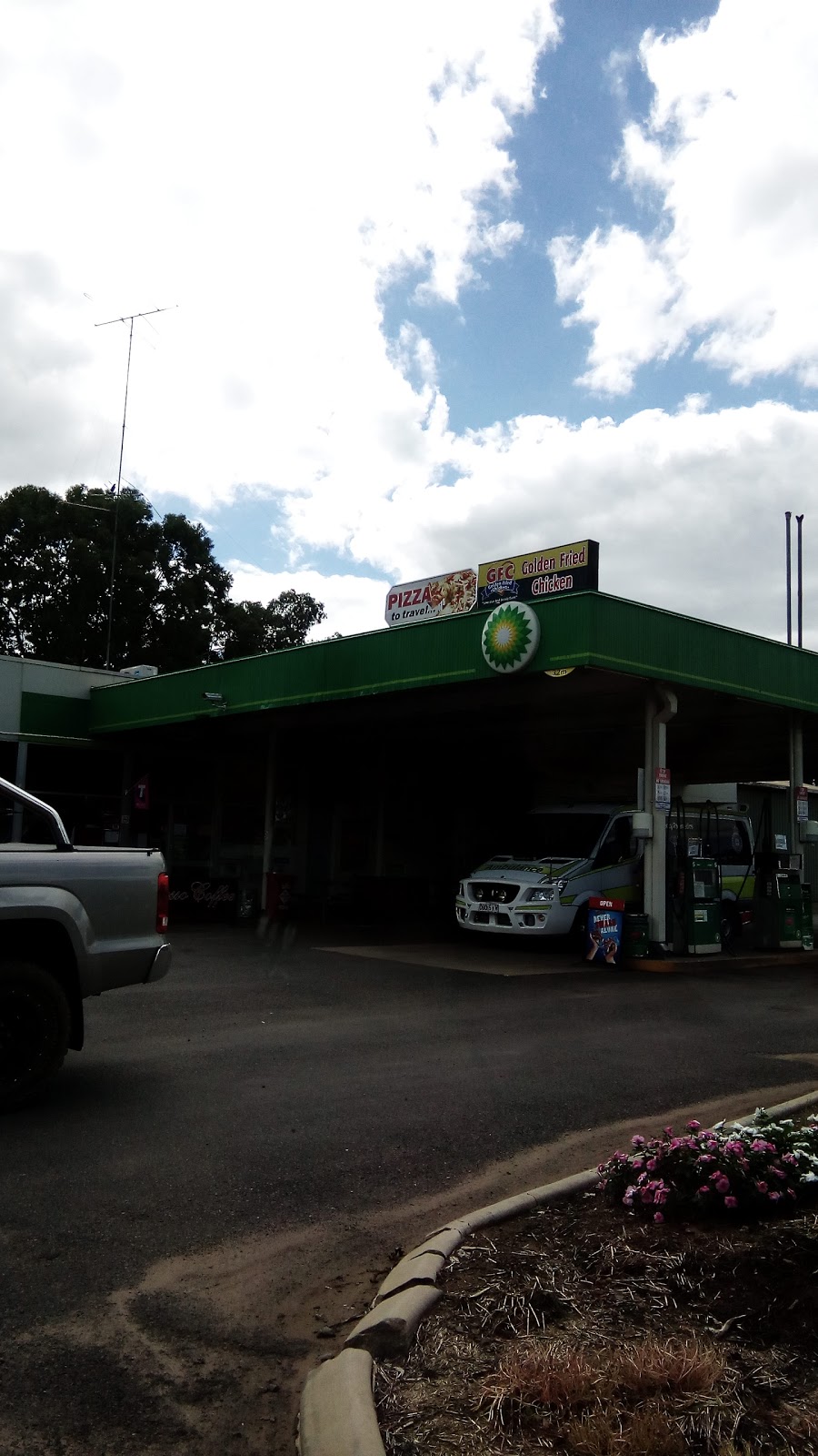 BP | gas station | 3 King St, Nanango QLD 4615, Australia | 0741631175 OR +61 7 4163 1175