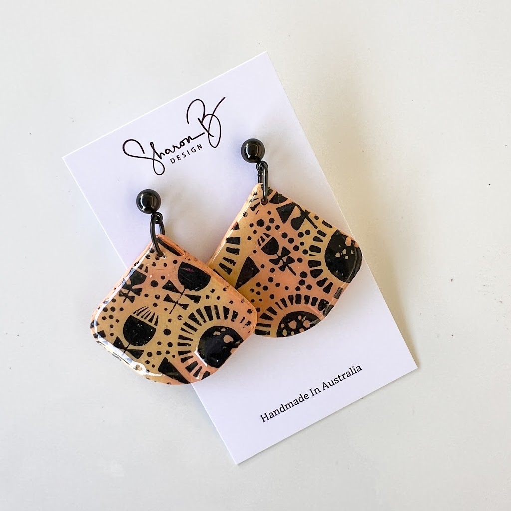 Sharon B Design | 19 Coffey Ct, Beachmere QLD 4510, Australia | Phone: 0405 422 666