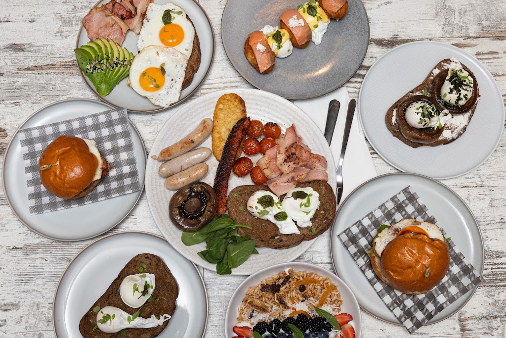 Trails Cafe at Mount Kembla Village Hotel | 274 Cordeaux Rd, Mount Kembla NSW 2526, Australia | Phone: (02) 4271 1119