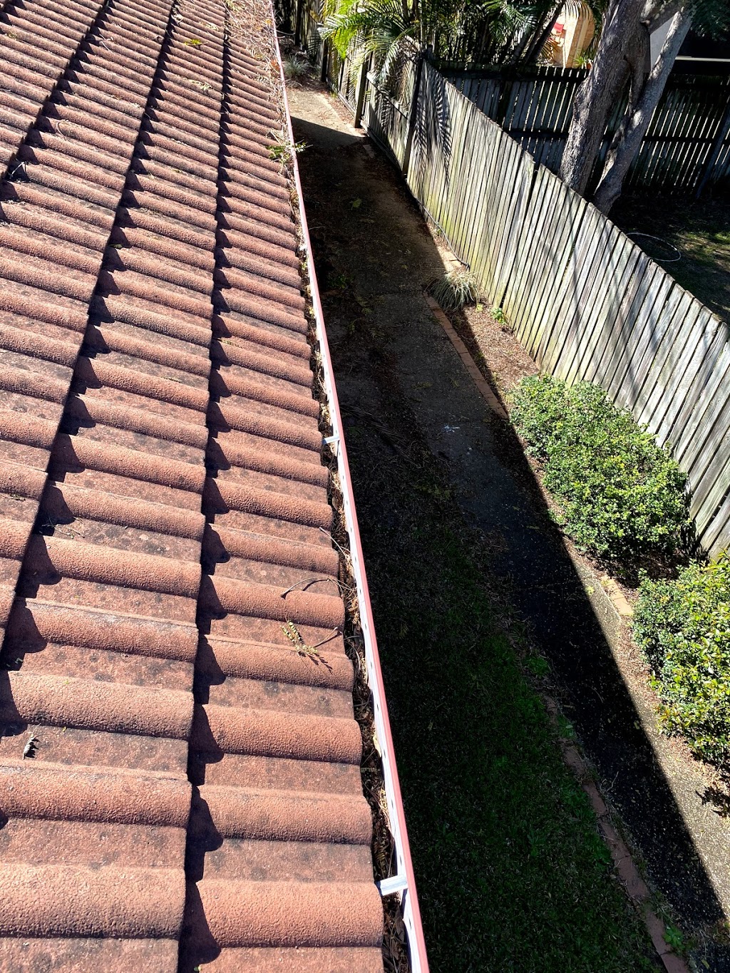 Brisbane Gutter Cleaning & Maintenance |  | 13-17 The Chase, Forestdale QLD 4118, Australia | 0421805473 OR +61 421 805 473