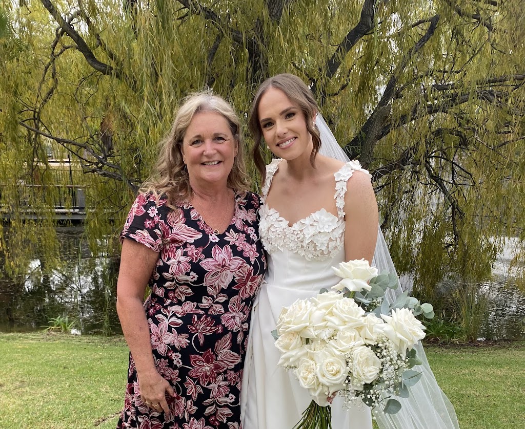One Stop Celebrant | 9 Knotts Ln, Junortoun VIC 3551, Australia | Phone: 0409 214 295