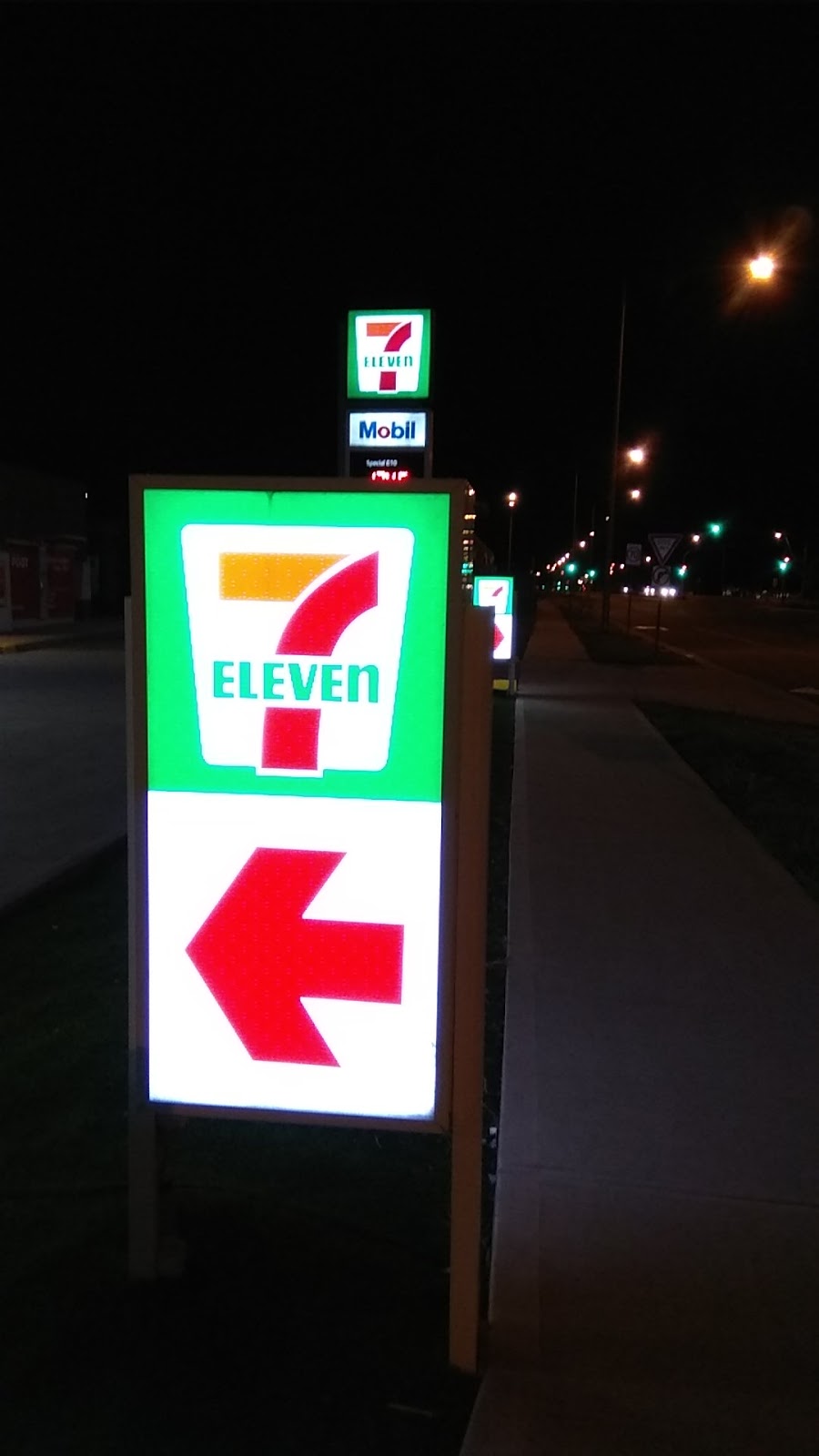 7-Eleven Tarneit | 618 Tarneit Rd, Tarneit VIC 3029, Australia | Phone: (03) 9731 6159