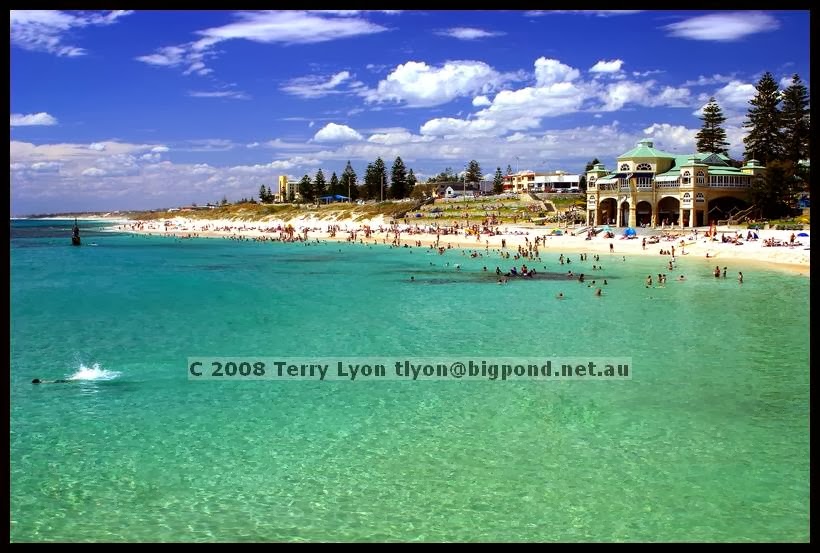 TERRY LYON PHOTOGRAPHY | 18/86 Marine Parade, Cottesloe WA 6011, Australia | Phone: 0408 907 312