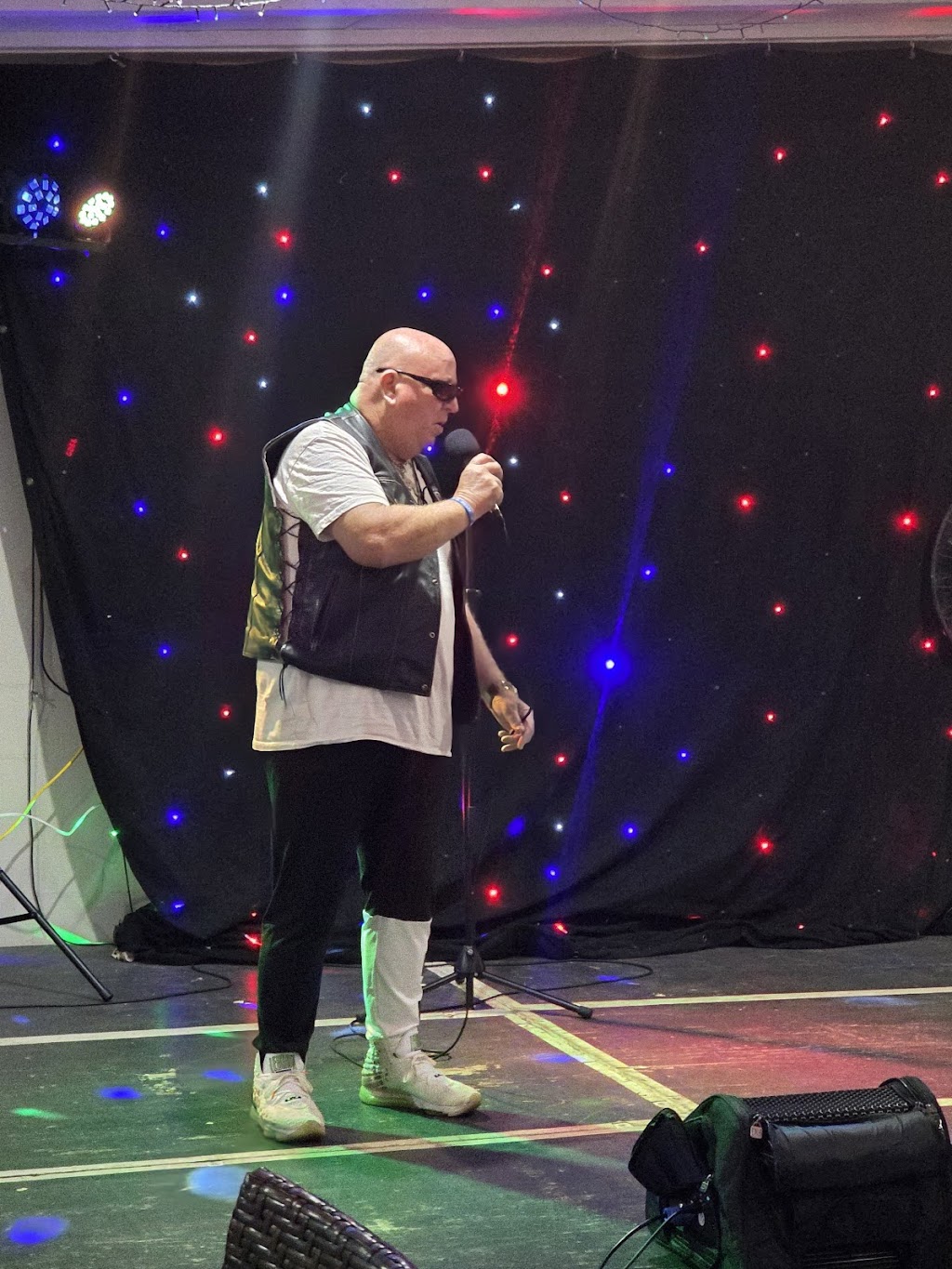 A&J Photographic & DJ Services | 27 Banksia St, Russell Island QLD 4184, Australia | Phone: 0426 231 913