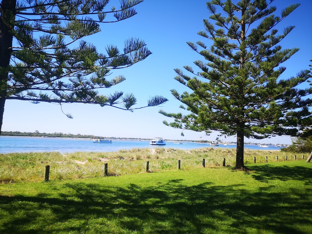 Waters Edge on The Broadwater | 1501/438 Marine Parade, Biggera Waters QLD 4216, Australia | Phone: (07) 5500 5241