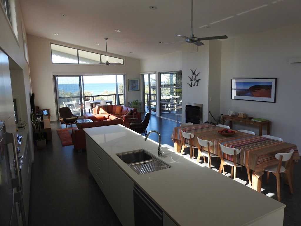 Killcare Beach Abode | lodging | 52 Beach Dr, Killcare NSW 2257, Australia | 0418262454 OR +61 418 262 454