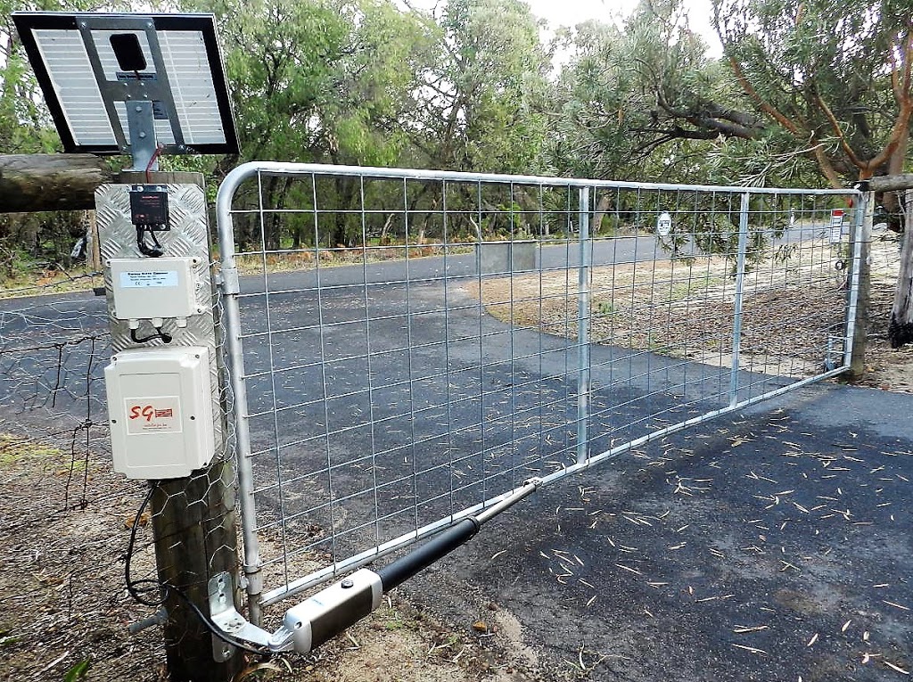 Swinger Gates | 10 Minninup Rd, Stratham WA 6237, Australia | Phone: 0417 947 420