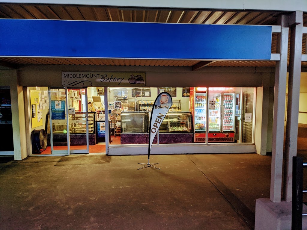 Middlemount Bakery | bakery | Shop 2, Middlemount Shopping Centre, Leichhardt Dr, Middlemount QLD 4746, Australia | 0749857477 OR +61 7 4985 7477