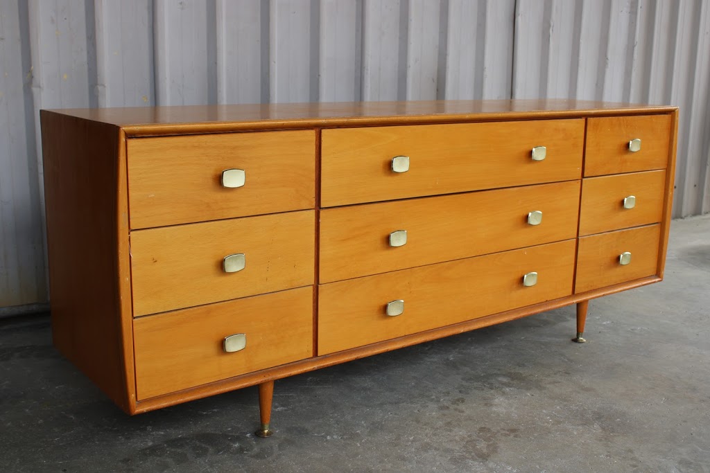 Old Modern - Vintage Antiques | 52 Mornington-Tyabb Rd, Tyabb VIC 3913, Australia | Phone: 0415 046 293