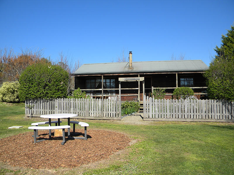 Sanctuary Park Cottages | lodging | 85 Badger Ave, Healesville VIC 3777, Australia | 0359626240 OR +61 3 5962 6240