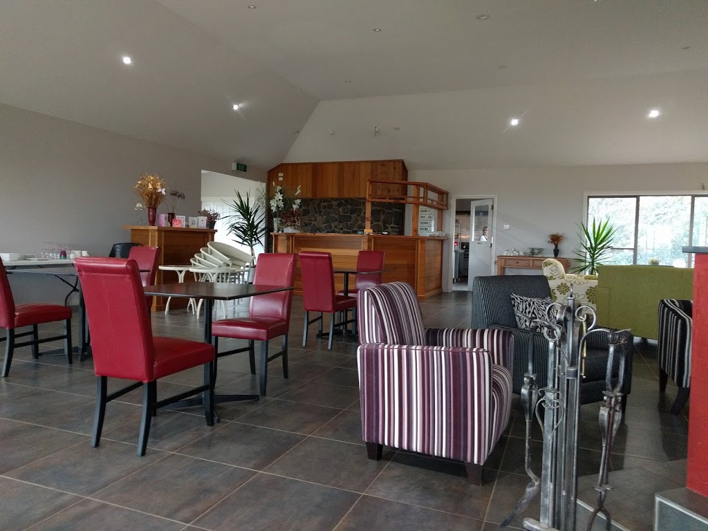 Swan Lake Guest House | 935 Ventnor Rd, Ventnor VIC 3922, Australia | Phone: (03) 5956 8353