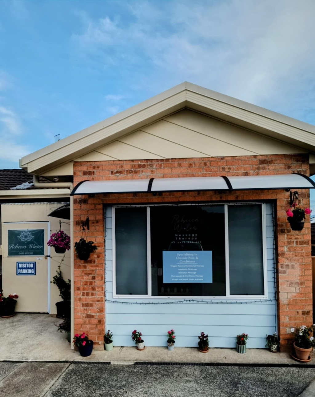 Rebecca Winter Trigger Point and Remedial Massage Therapist | 15 Morley Ave, Bateau Bay NSW 2261, Australia | Phone: 0450 655 332