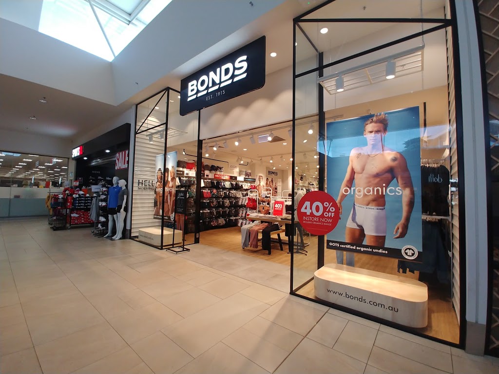 Bonds Mornington | clothing store | Mornington Central, Shop SP012, 78 Barkly St, Mornington VIC 3931, Australia | 0359735694 OR +61 3 5973 5694