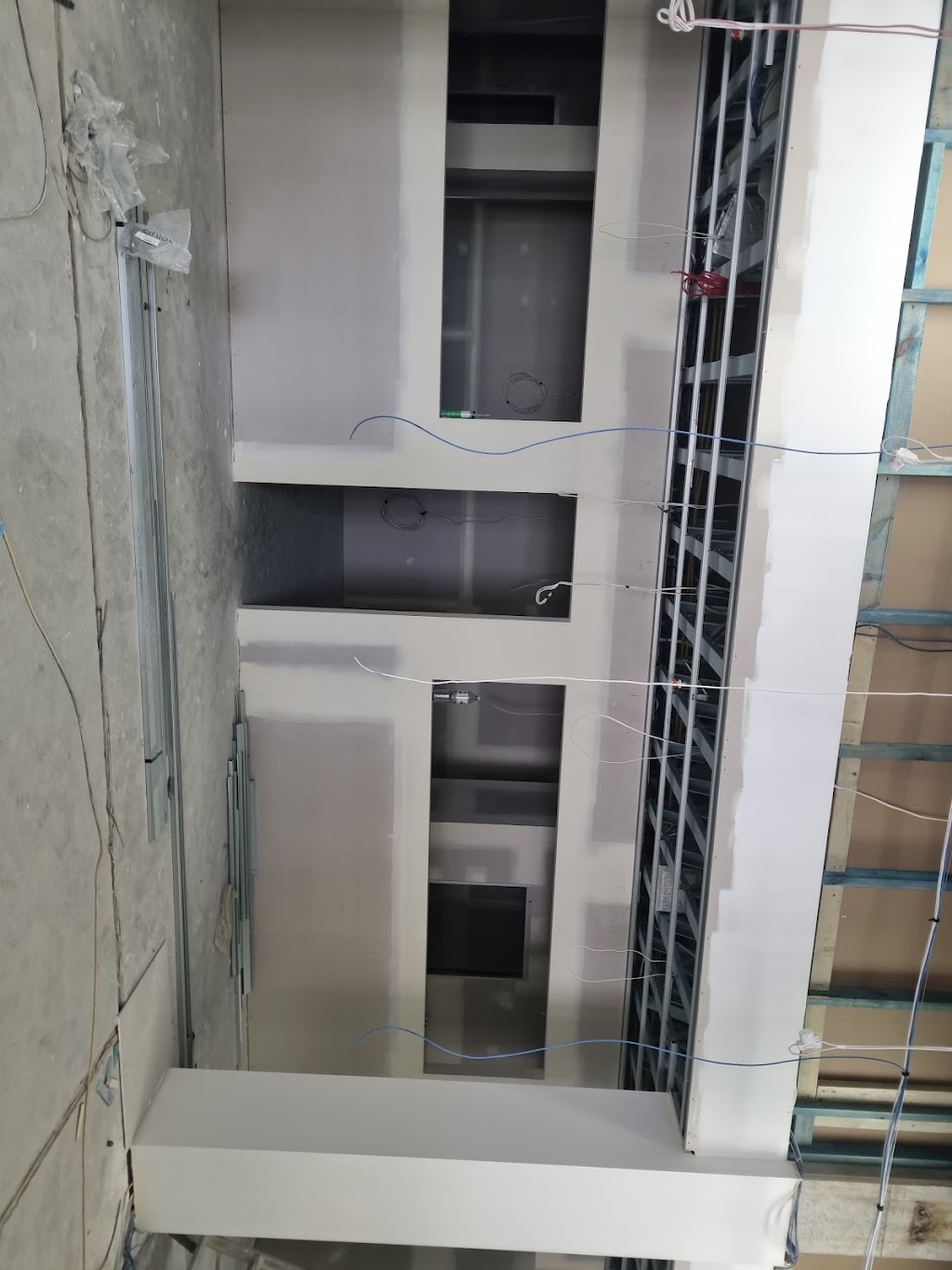 Surfcoast property maintenance | 111 Old Burleigh Rd, Broadbeach QLD 4218, Australia | Phone: 0414 289 527
