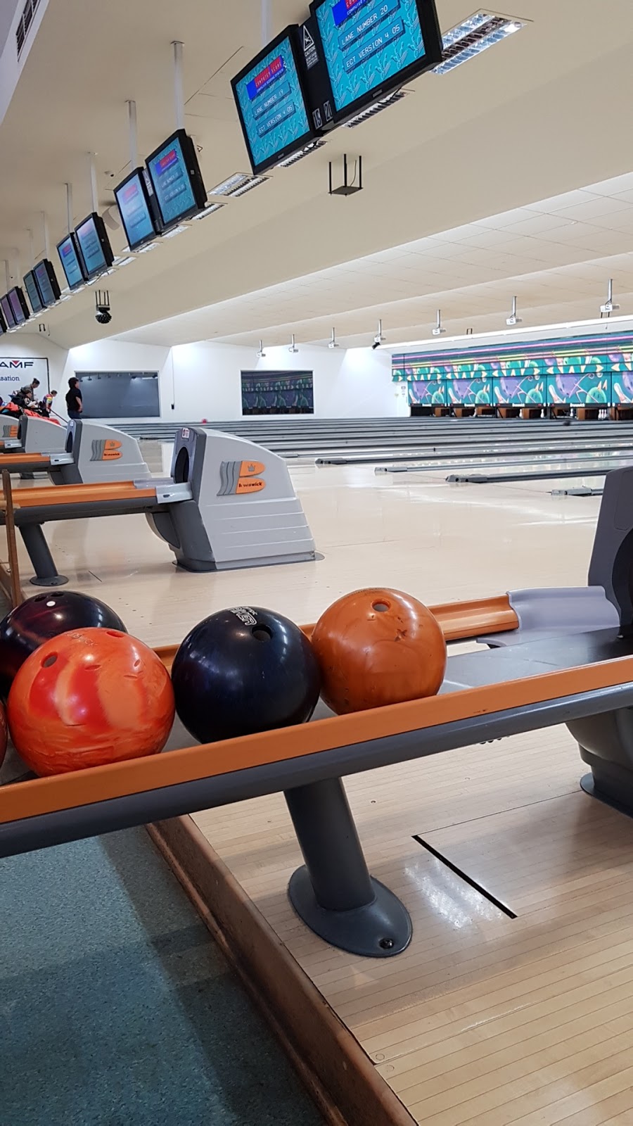 ZONE BOWLING Tuggeranong | 76 Cowlishaw St, Greenway ACT 2900, Australia | Phone: 1300 368 067