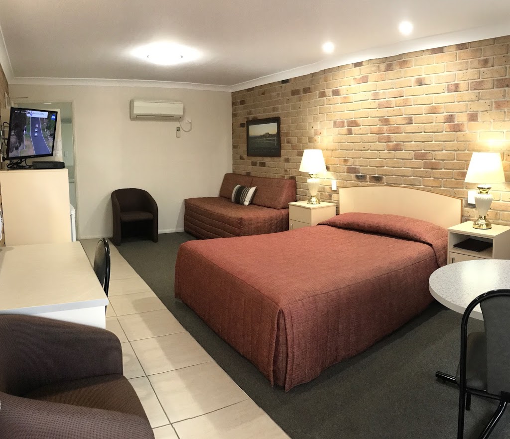 Crows Nest Motel | lodging | 7547 New England Hwy, Crows Nest QLD 4355, Australia | 0746981399 OR +61 7 4698 1399