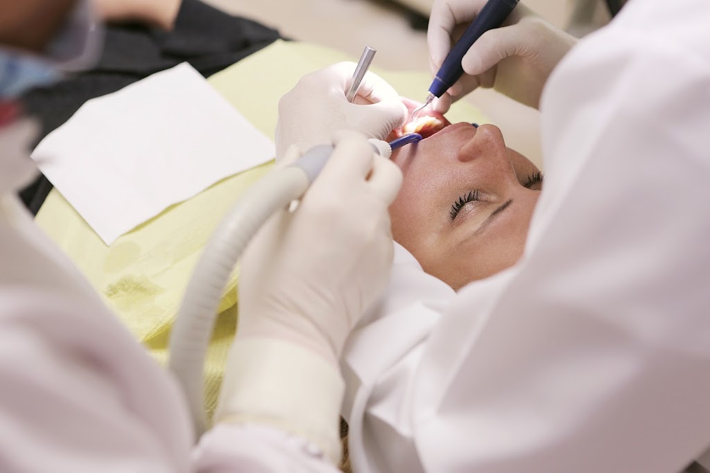 Parkwood Dentistry and Implants | Shop 4, 76/122 Napper Rd, Parkwood QLD 4214, Australia | Phone: (07) 5563 3727