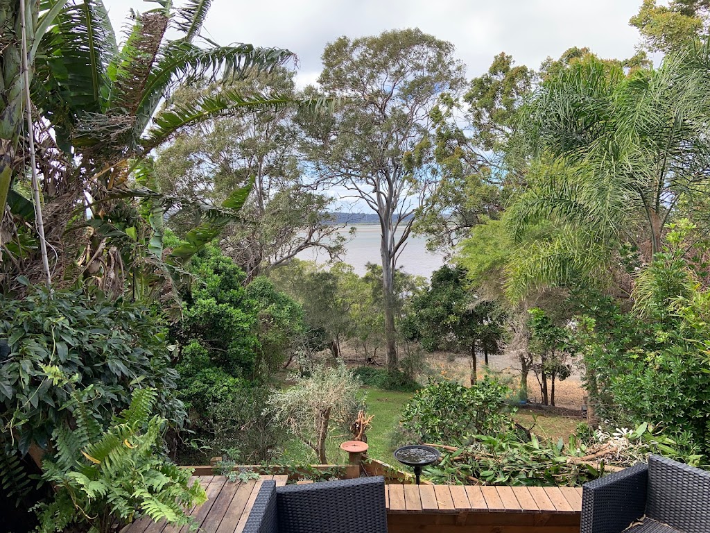 Lamb Island Beachside Stay | 48 Resthaven Dr, Lamb Island QLD 4184, Australia | Phone: 0403 280 820