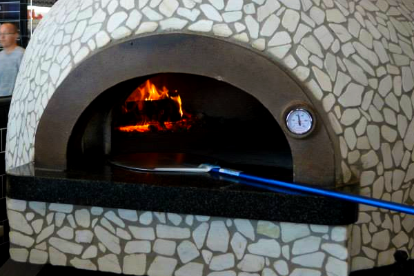 Degani Woodfired Pizza | meal delivery | 250 Somerton Rd, Roxburgh Park VIC 3064, Australia | 0383392077 OR +61 3 8339 2077