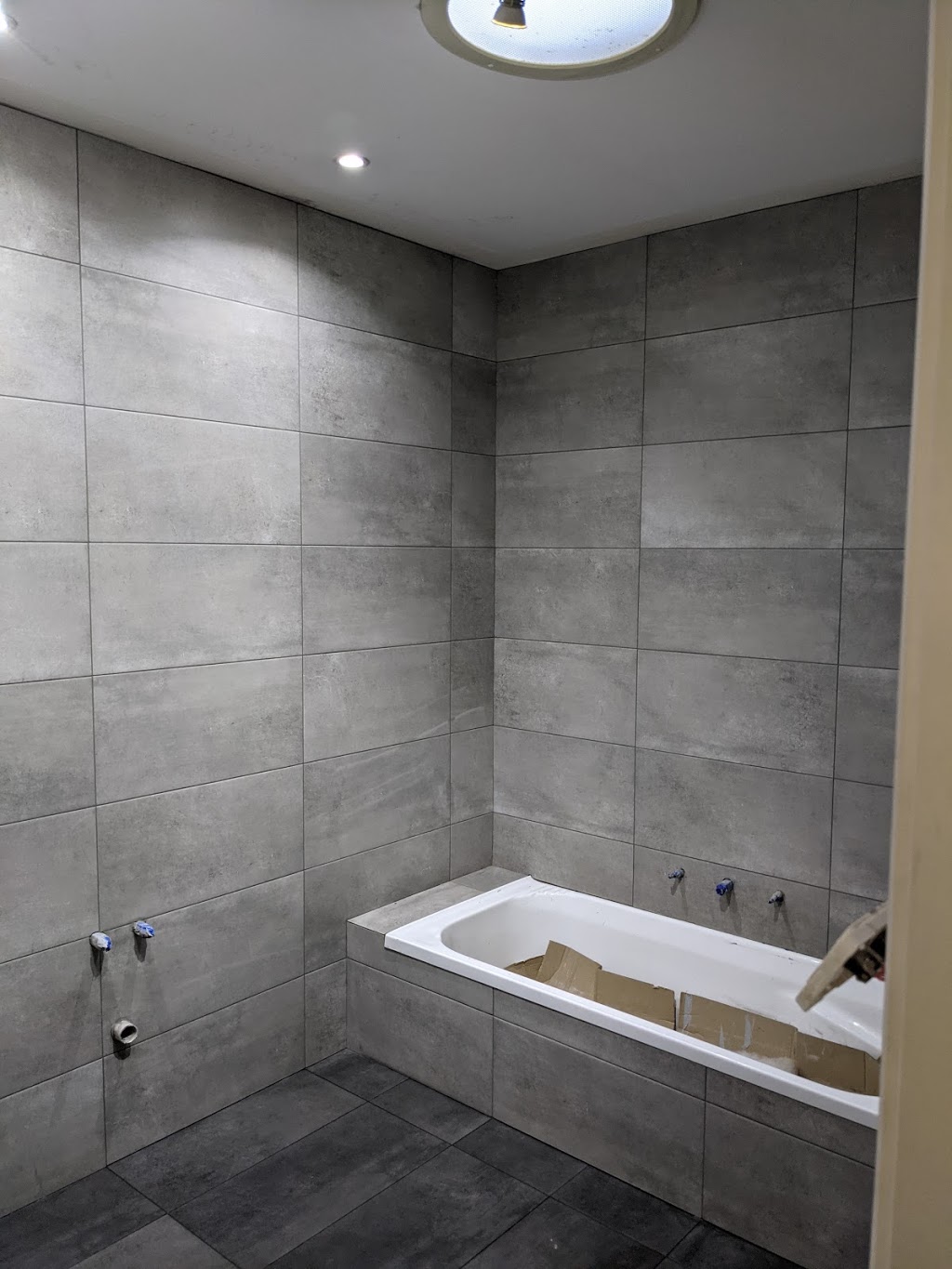 H&M tiling | 24 Pioneer Way, Officer VIC 3809, Australia | Phone: 0450 110 554