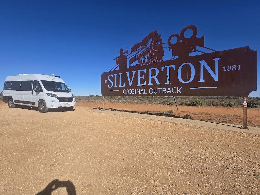Interstate Motorhomes | 65 Camfield Dr, Heatherbrae NSW 2324, Australia | Phone: 1300 662 551